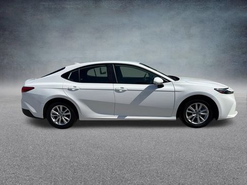 Used 2025 Toyota Camry LE FWD image 4