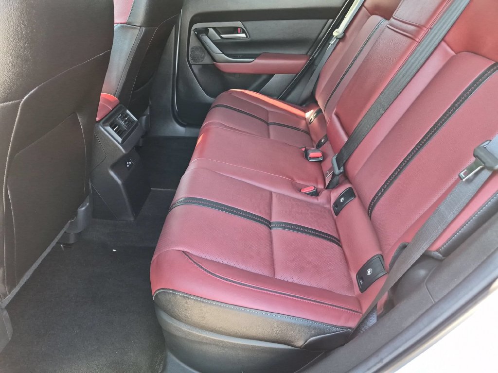 Used 2025 MAZDA CX-50 AWD 2.5 Hybrid w/ Premium Pkg image 27