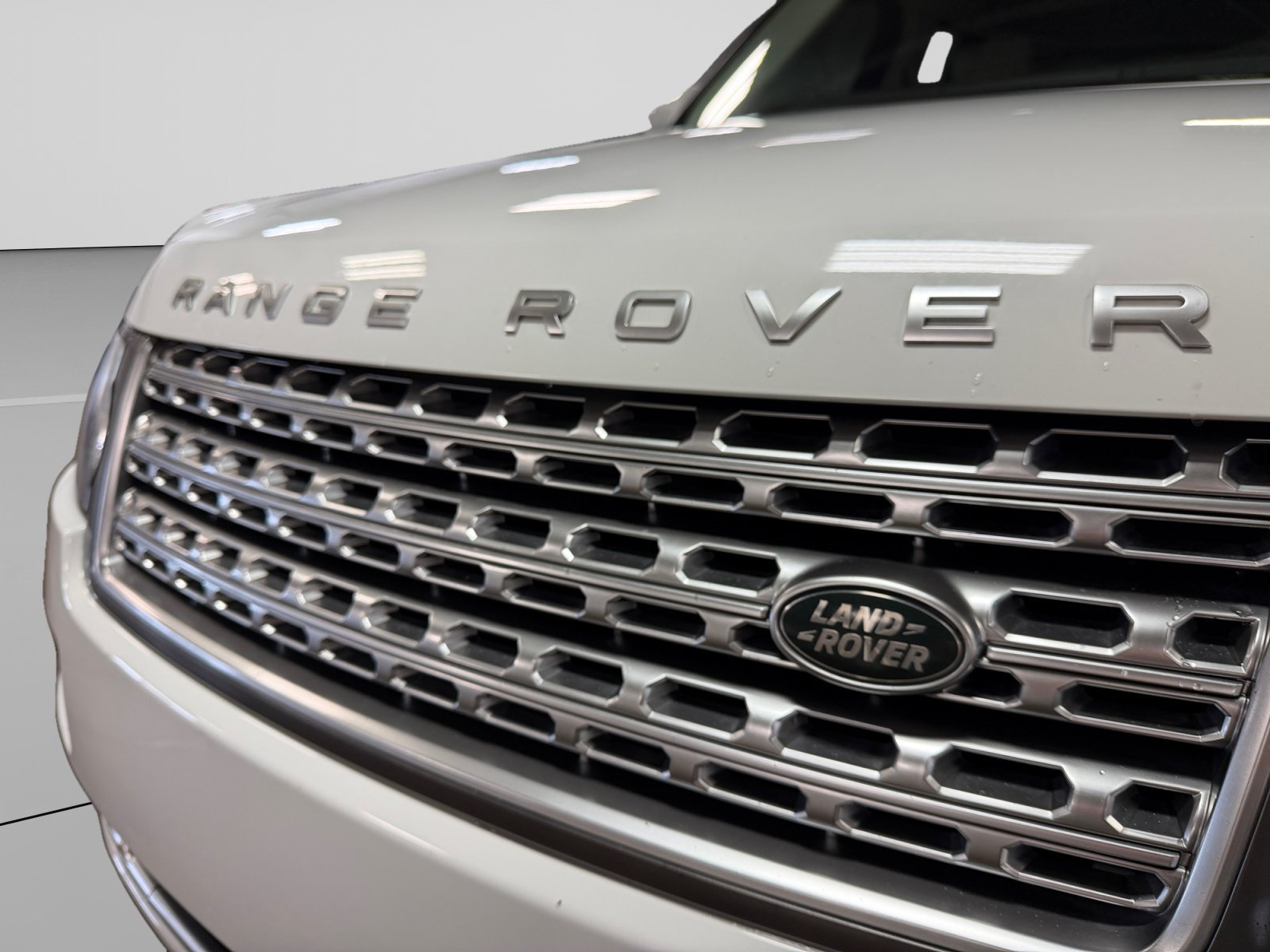 Used 2015 Land Rover Range Rover Supercharged AWD/4WD image 42