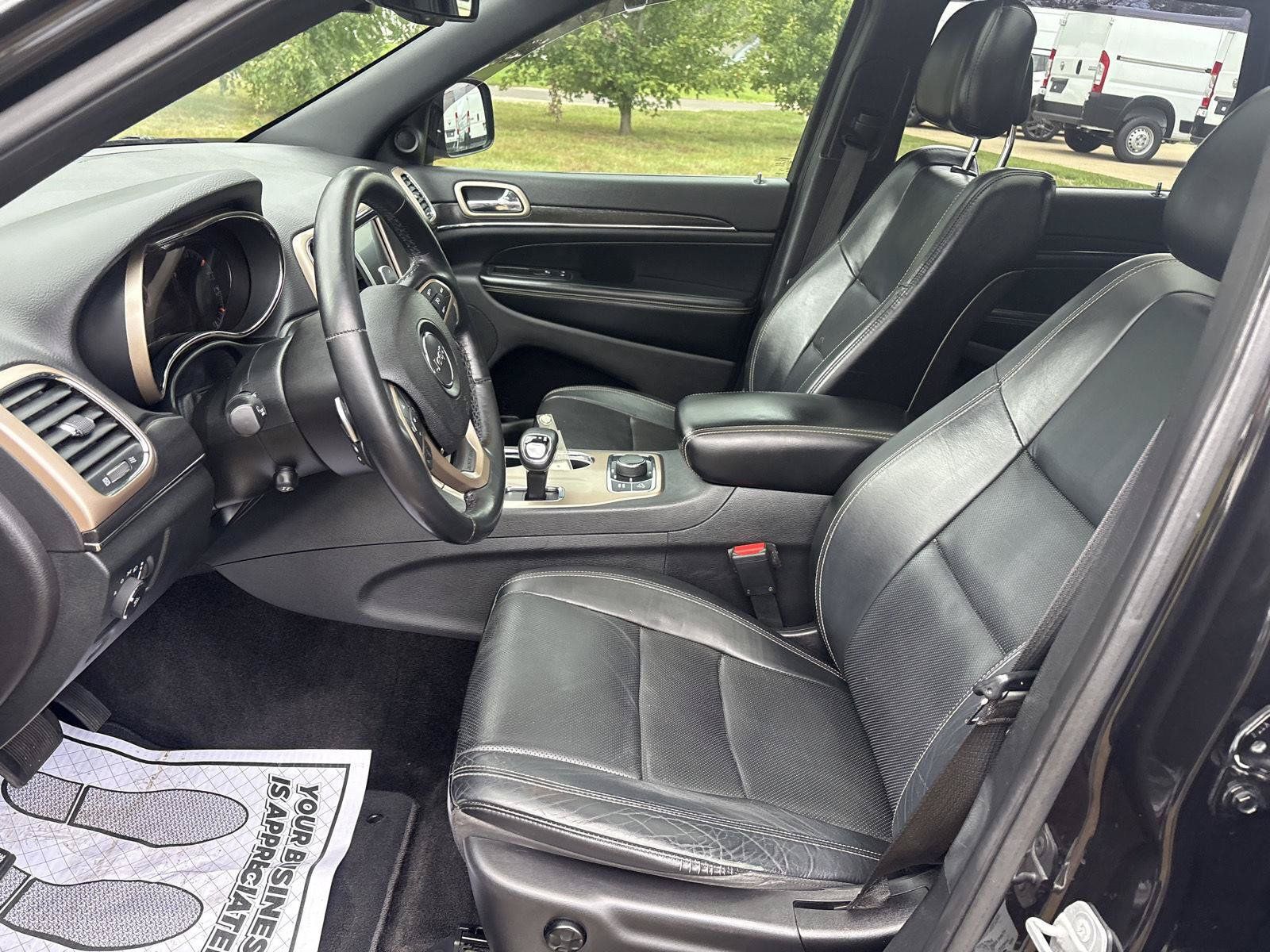 Used 2015 Jeep Grand Cherokee Limited w/ Luxury Group II AWD/4WD image 9