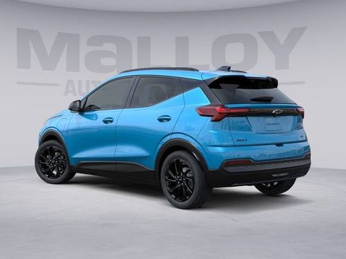 Used 2027 Chevrolet Bolt RS w/ Technology Package FWD image 3