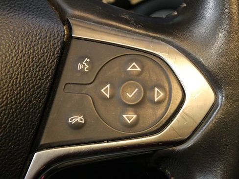 Used 2019 Chevrolet Traverse LT image 24