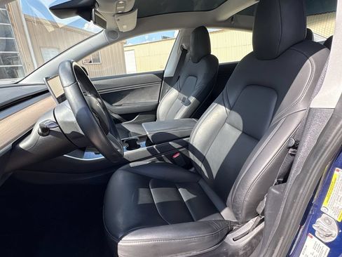 Used 2018 Tesla Model 3 Long Range RWD image 12