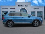 Used 2018 Volkswagen Tiguan SEL image 2