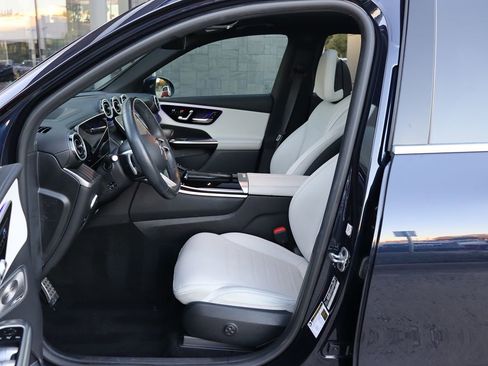 Used 2024 Mercedes-Benz GLC 300 4MATIC w/ AMG Line image 31