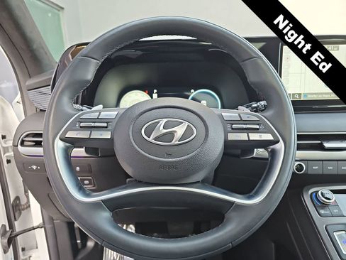 Used 2024 Hyundai Palisade Calligraphy image 19