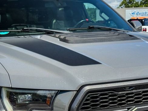 Used 2018 Ford F150 Raptor w/ Equipment Group 802A Luxury AWD/4WD image 9