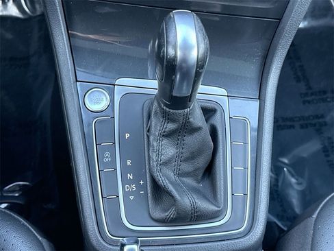 Used 2021 Volkswagen Golf 4-Door image 21