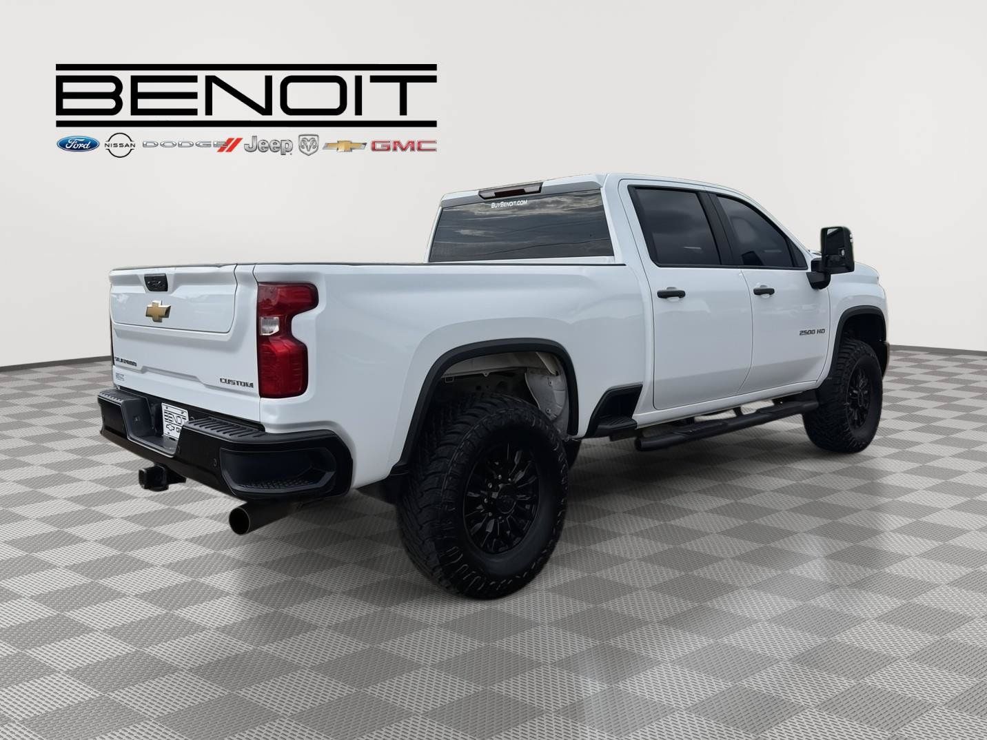 Used 2024 Chevrolet Silverado 2500 Custom w/ Custom Value Package AWD/4WD image 5
