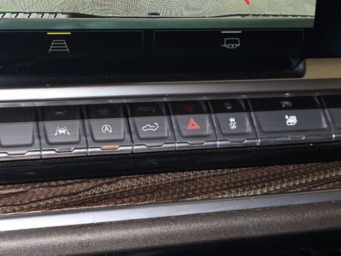 Used 2025 Chevrolet Silverado 1500 LT image 31