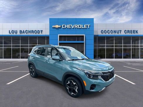 Used 2024 Kia Seltos EX AWD/4WD image 2