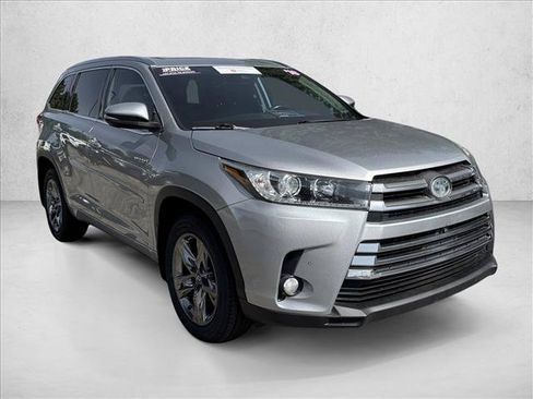 Certified 2018 Toyota Highlander Limited Platinum AWD/4WD image 3