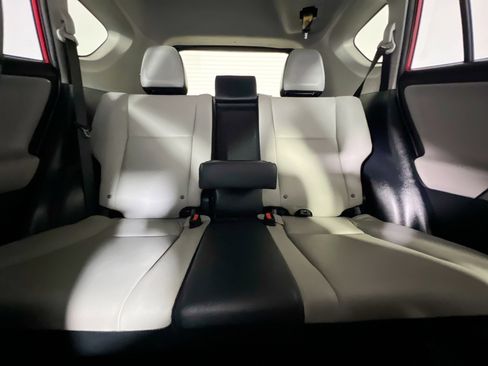 Used 2017 Toyota RAV4 Limited image 33