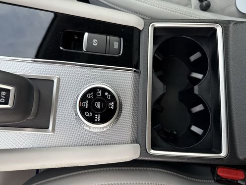 New 2025 Mitsubishi Outlander SEL image 42