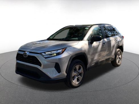 Used 2025 Toyota RAV4 LE image 3