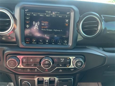 Used 2021 Jeep Wrangler Unlimited Sahara image 16