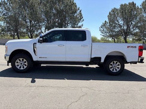 Used 2023 Ford F250 Lariat w/ Chrome Package image 4