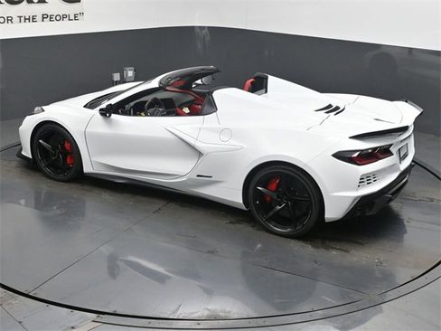 New 2026 Chevrolet Corvette E-Ray w/ Stealth Interior Trim Package image 21