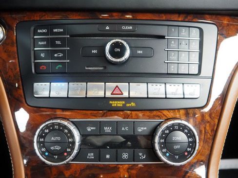 Used 2017 Mercedes-Benz SL 550 image 31