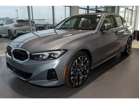 Used 2025 BMW 330i xDrive Sedan w/ Premium Package image 43