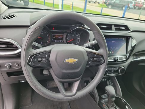 Used 2023 Chevrolet TrailBlazer LT w/ Convenience Package AWD/4WD image 26