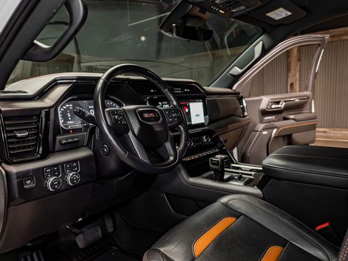 Used 2023 GMC Sierra 1500 AT4 w/ AT4 Premium Package image 12