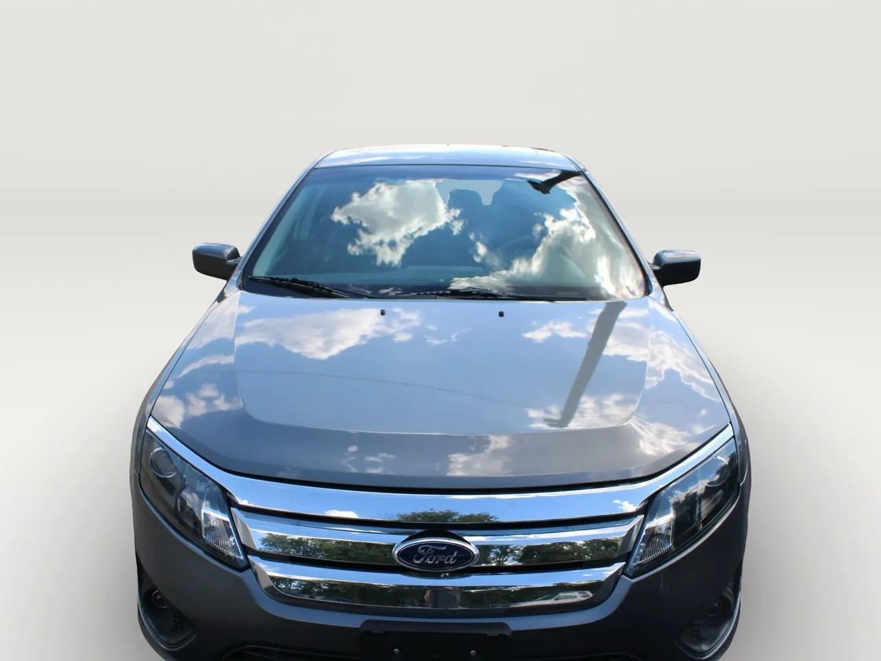 Used 2010 Ford Fusion SE FWD image 2