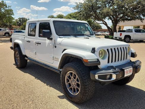 Used 2021 Jeep Gladiator Overland w/ Popular Equipment Package AWD/4WD image 7