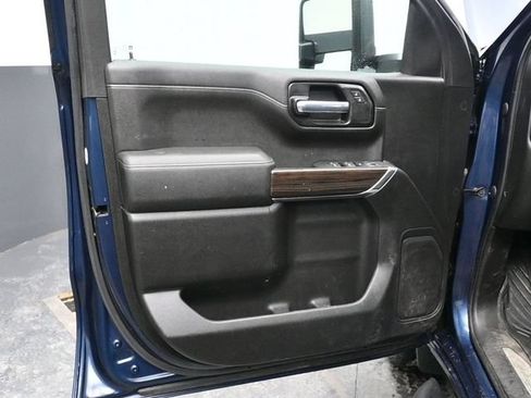 Used 2021 Chevrolet Silverado 1500 RST AWD/4WD image 16