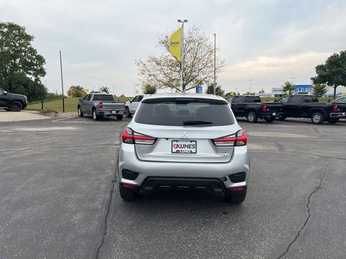 Used 2024 Mitsubishi Outlander Sport SE image 4