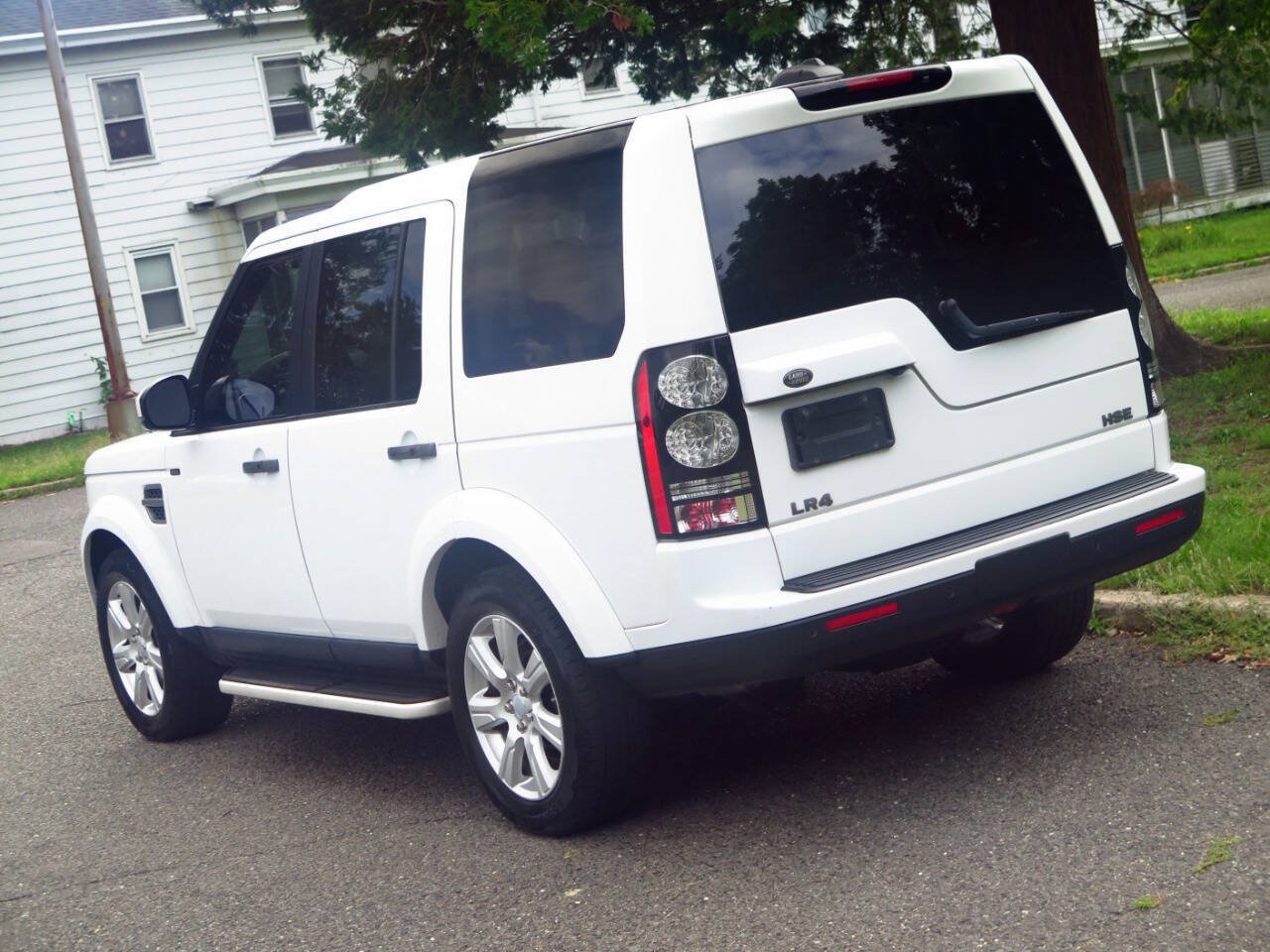 Used 2016 Land Rover LR4 HSE Silver Edition AWD/4WD image 22
