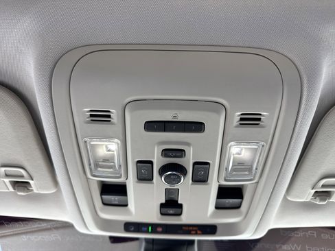 Used 2021 GMC Yukon Denali image 28