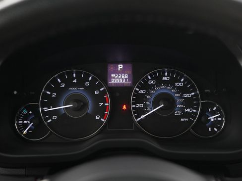 Used 2011 Subaru Legacy 2.5i Limited AWD/4WD image 22