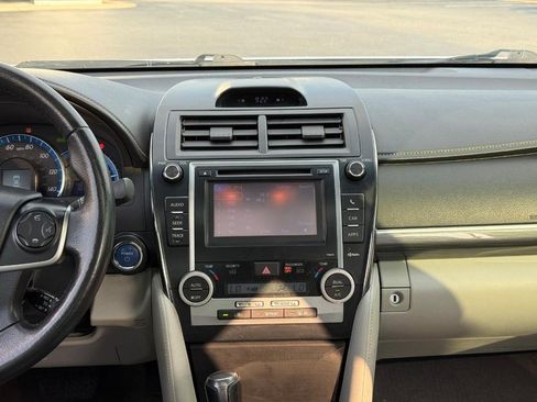 Used 2014 Toyota Camry XLE w/ Leather Package FWD image 14