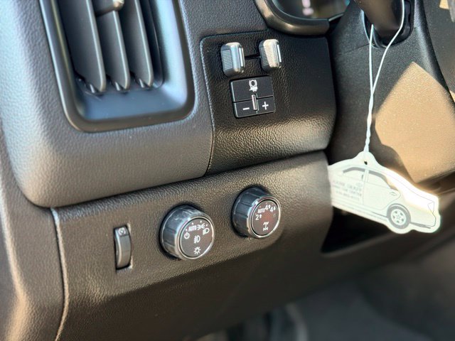 Used 2022 Chevrolet Colorado LT w/ LT Convenience Package AWD/4WD image 8