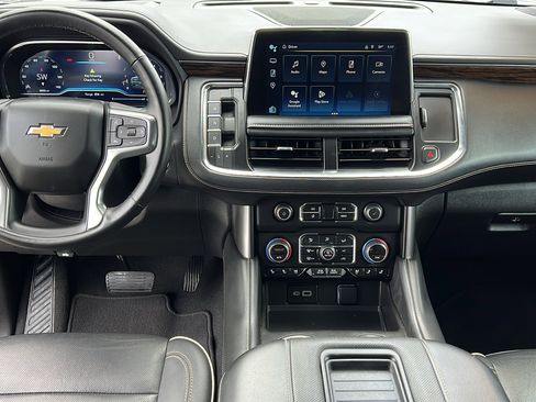 Used 2024 Chevrolet Tahoe Premier AWD/4WD image 18