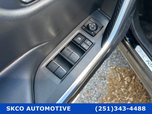 Used 2022 Toyota RAV4 XLE w/ Convenience Package image 22