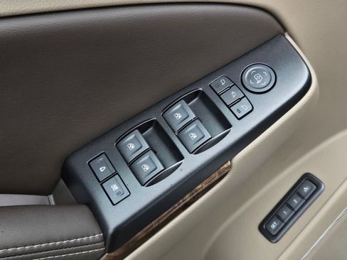 Used 2017 Chevrolet Tahoe LT image 11