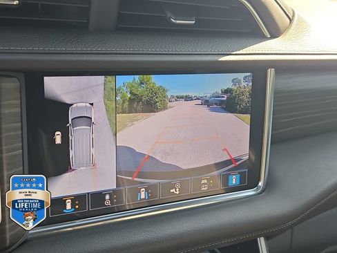 Certified 2021 GMC Yukon Denali w/ Denali Ultimate Package RWD image 32