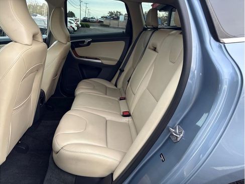 Used 2017 Volvo XC60 T5 Inscription w/ Preferred Option Package image 12