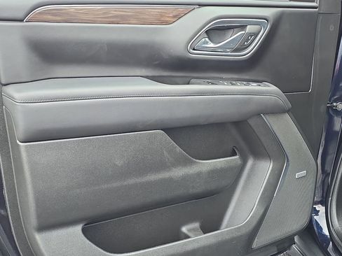 Used 2023 Chevrolet Suburban LT w/ LT Signature Plus Package image 15