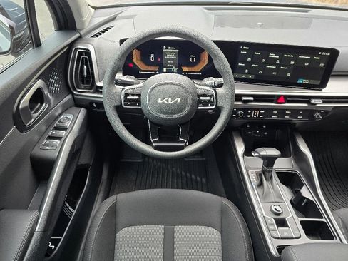 New 2025 Kia Sorento LX FWD image 6