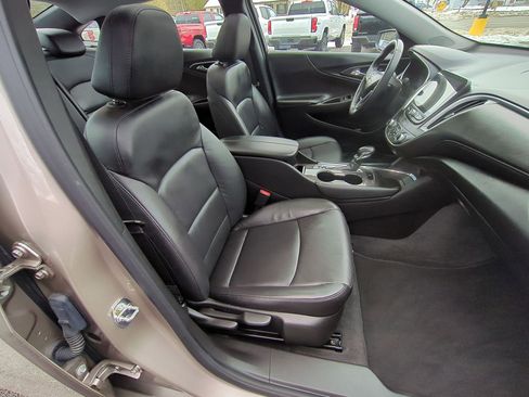 Certified 2022 Chevrolet Malibu LT w/ Leather Package image 28