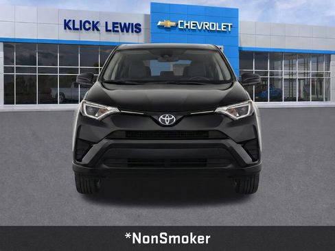 Used 2018 Toyota RAV4 LE w/ All Weather Liner Package FWD image 2