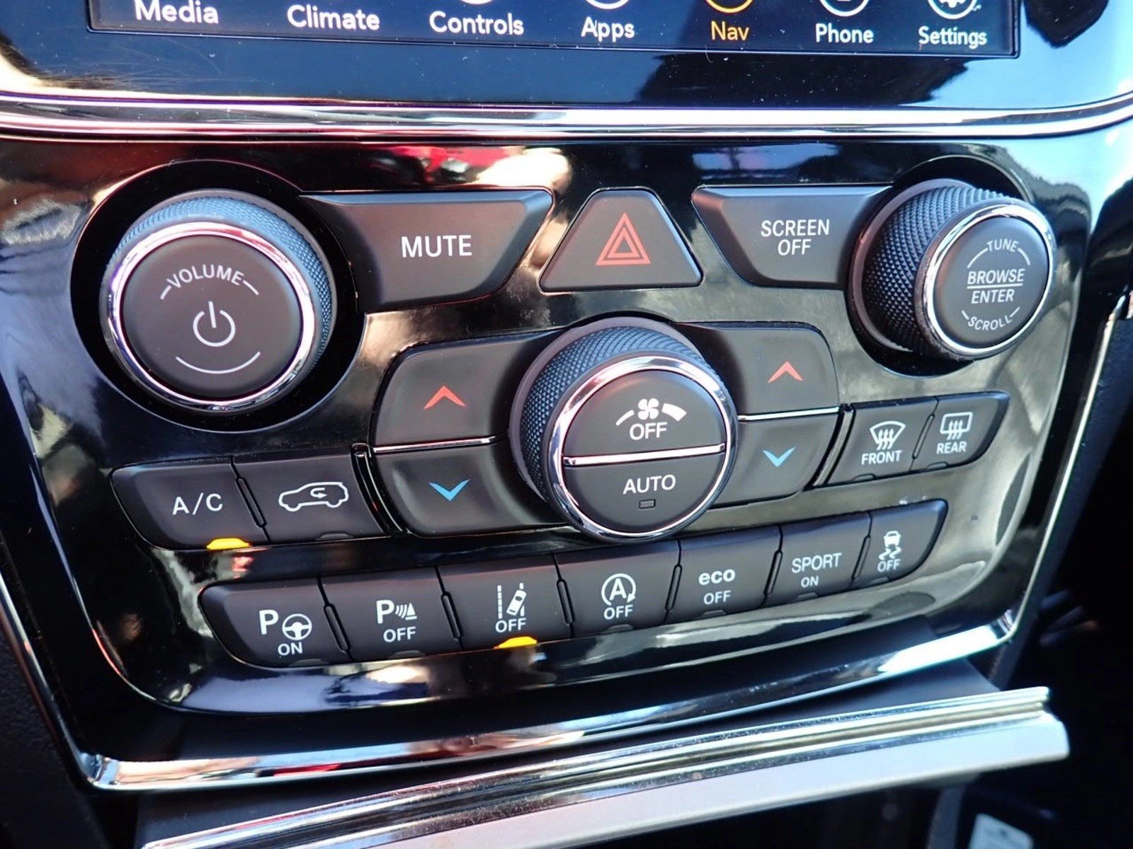 Used 2019 Jeep Grand Cherokee High Altitude AWD/4WD image 24
