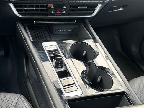 Used 2025 Volkswagen Atlas Cross Sport SE image 23