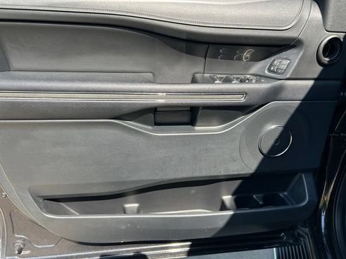 Used 2022 Ford Expedition XLT RWD image 10