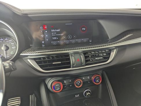 Used 2023 Alfa Romeo Stelvio Quadrifoglio image 10