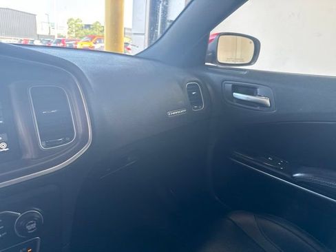 Used 2022 Dodge Charger SXT w/ Leather Interior Group RWD image 10