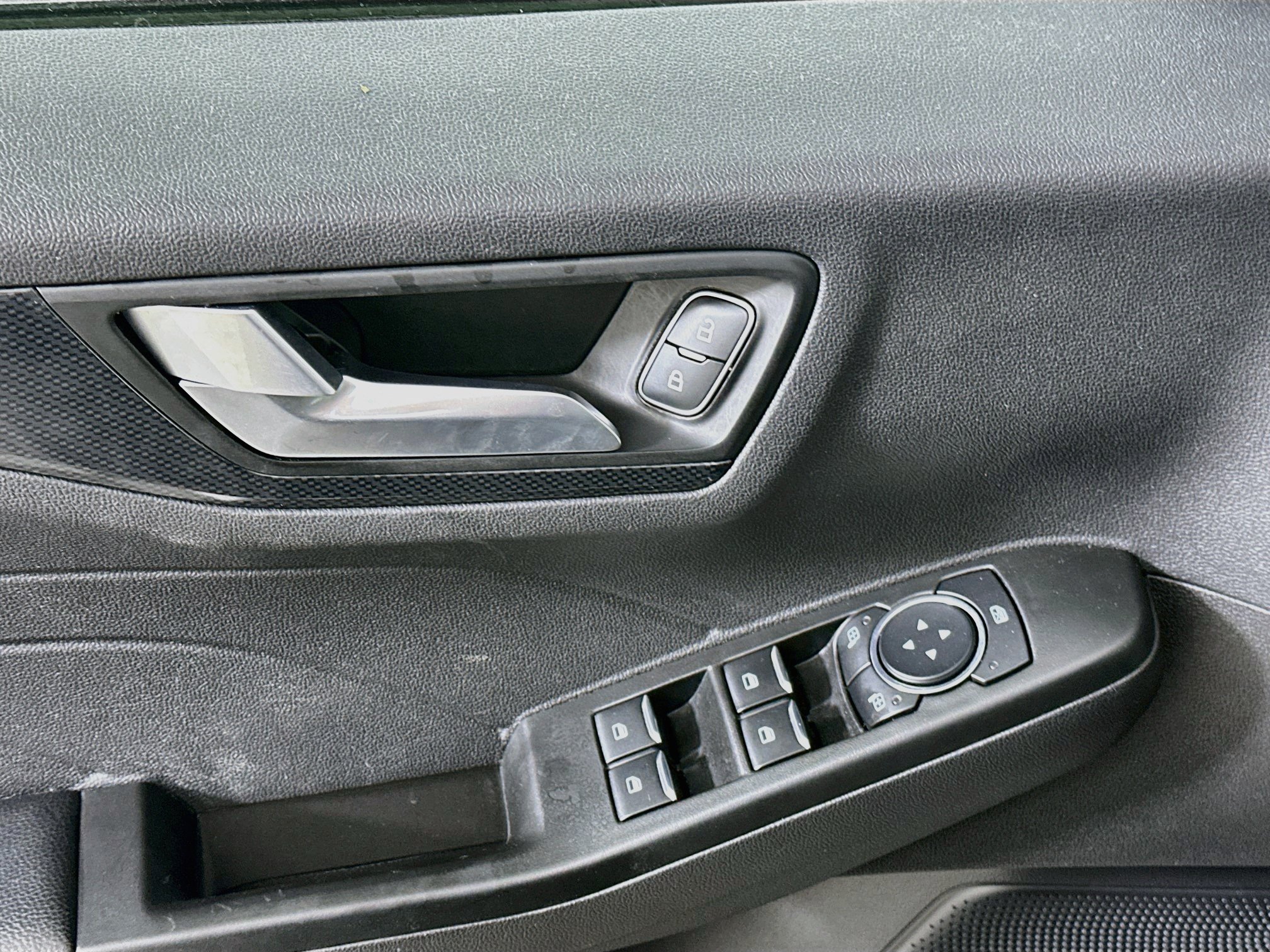 Used 2025 Ford Escape ST-Line Select AWD/4WD image 15